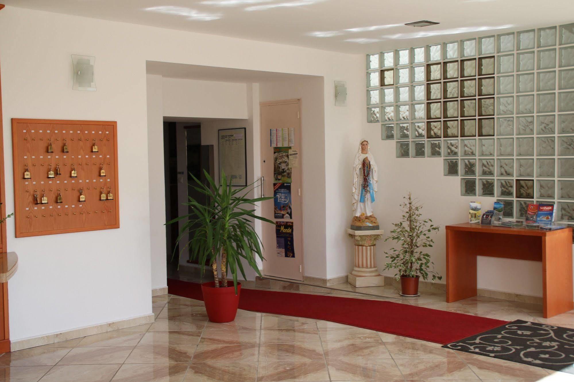 Hotel Lutetia لورد المظهر الخارجي الصورة